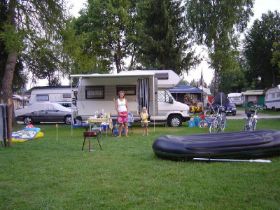 Platz mit Seeblick