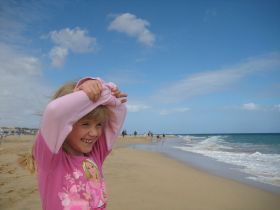 Marie am Strand von Jandia März 2008